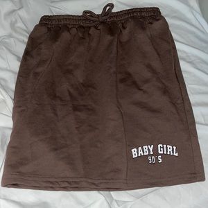 Brown babygirl skirt. Adjustable to your waist.